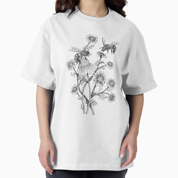 Bees and chamomile on offwhite background T-Shirt